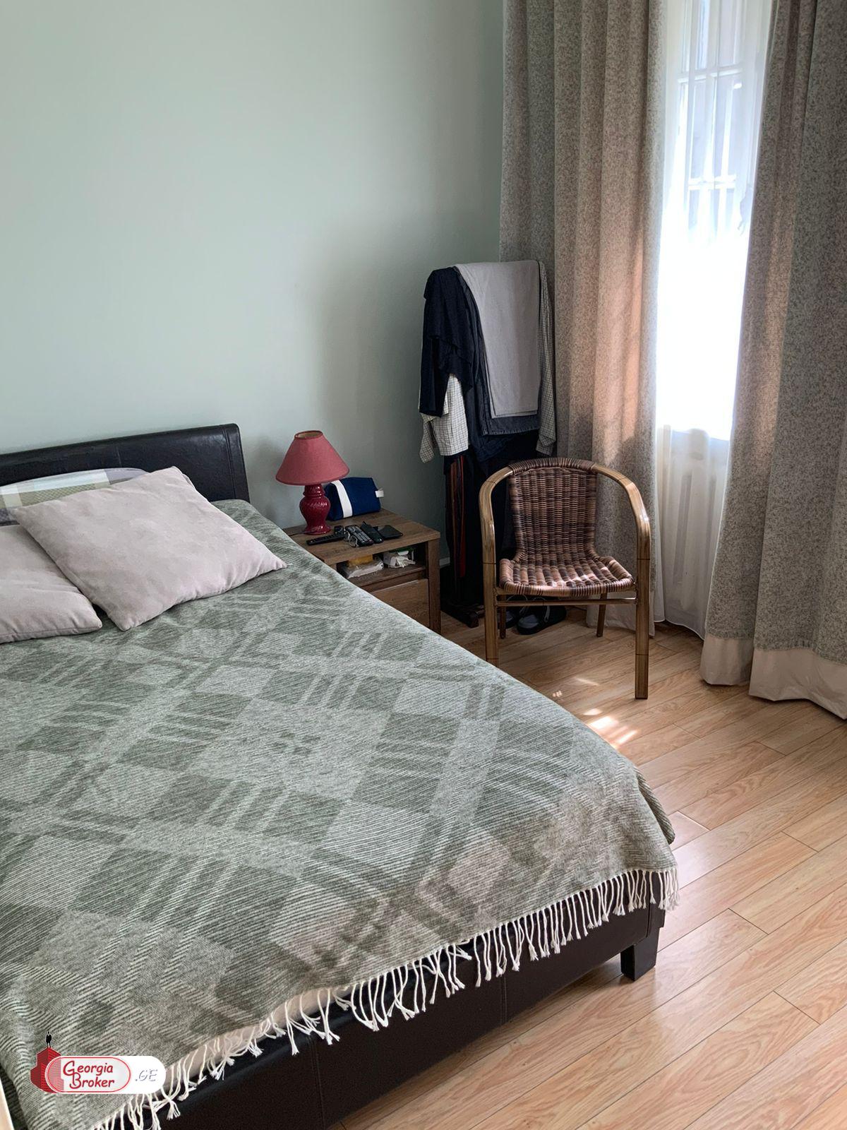 nearly repaired 10-room house for sale